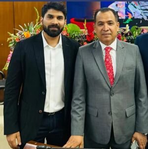 Dr Ahmed Haque